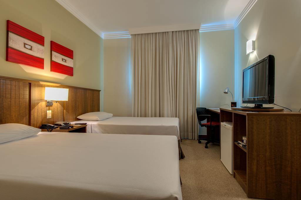 Denali Hotel Anapolis Bagian luar foto